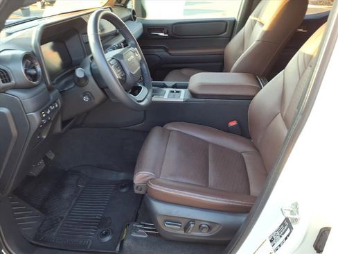 Used 2024 Toyota Land Cruiser image 5