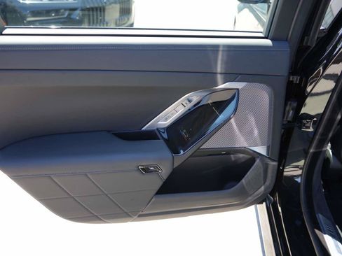 Used 2026 BMW 740i w/ Premium Package RWD image 9