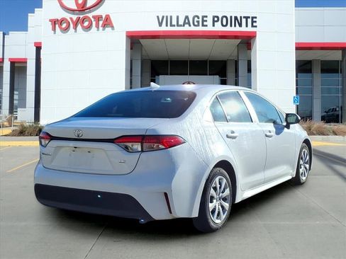 Used 2023 Toyota Corolla LE image 4