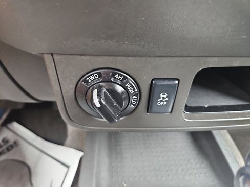 Used 2015 Nissan Frontier SV image 26