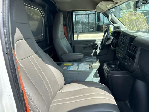 Used 2018 Chevrolet Express 2500 w/ Driver Convenience Package image 19