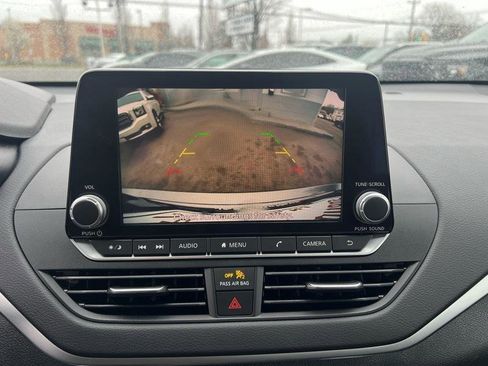 Used 2022 Nissan Altima 2.5 SV image 15