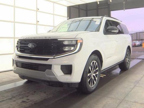 Used 2025 Ford Expedition Platinum image 1