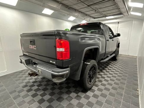 Used 2017 GMC Sierra 2500 SLE w/ SLE Preferred Package AWD/4WD image 6