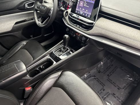 Used 2022 Jeep Compass Latitude FWD image 15