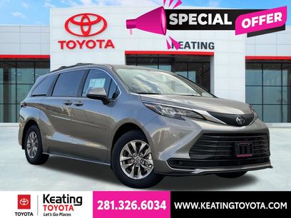 New 2026 Toyota Sienna LE