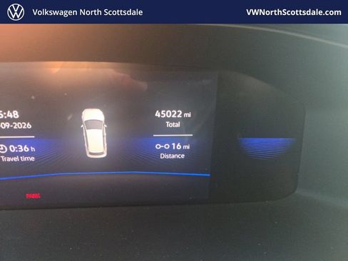 Used 2023 Volkswagen Taos SE FWD image 1