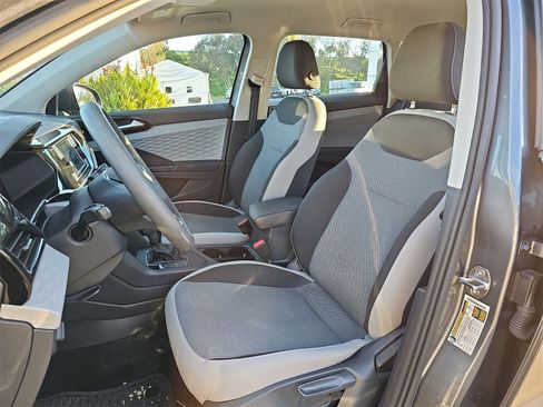 Used 2022 Volkswagen Taos S image 13