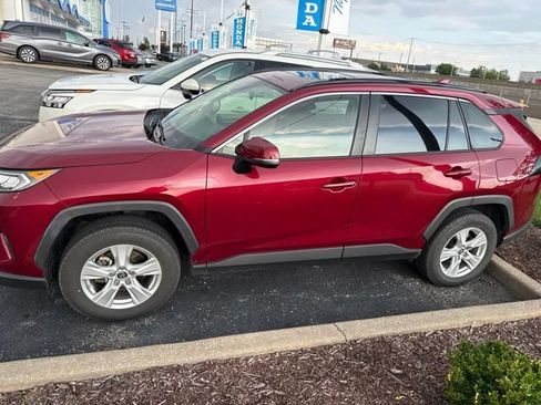Used 2019 Toyota RAV4 XLE w/ All Weather Liner Package AWD/4WD image 3