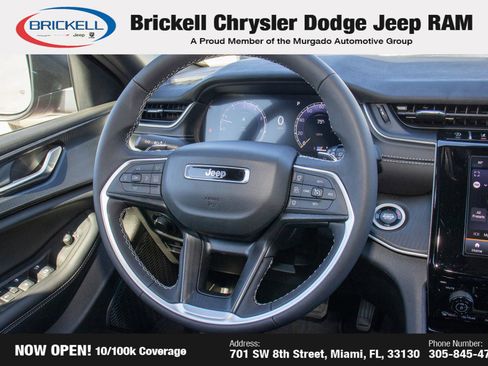 Used 2025 Jeep Grand Cherokee L Laredo image 21