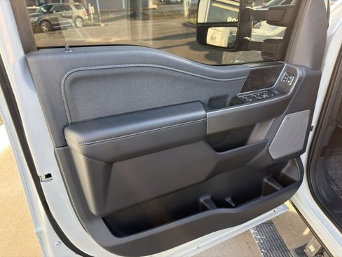 Used 2025 Ford F450 Lariat image 14