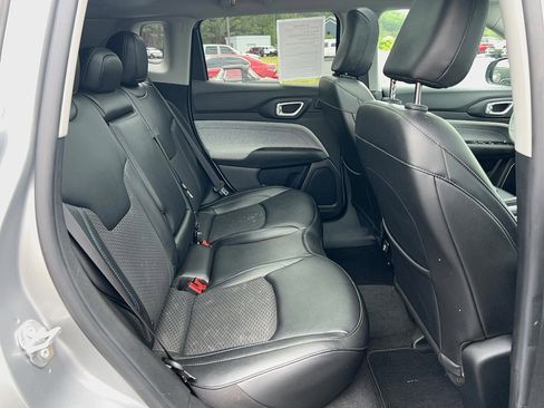 Used 2022 Jeep Compass Latitude w/ Sun and Sound Group FWD image 25