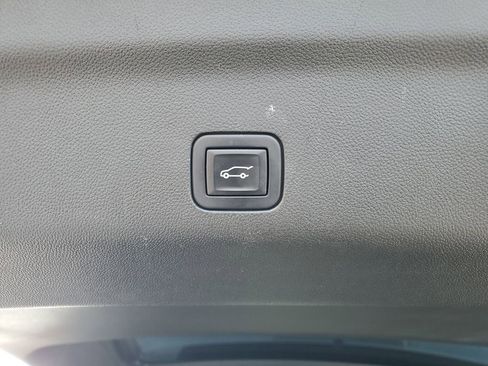 Used 2023 GMC Yukon Denali image 36