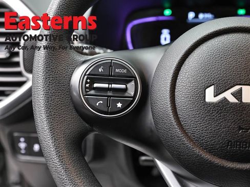 Used 2025 Kia Soul LX w/ LX Technology Package image 15