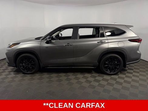 Used 2026 Toyota Highlander XLE image 5