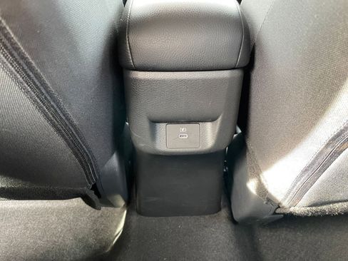 Used 2025 Nissan Versa SV image 23