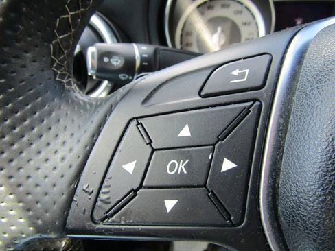 Used 2014 Mercedes-Benz CLA 250 image 21