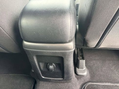 Used 2017 Dodge Journey SE w/ Flexible Seating Group FWD image 15