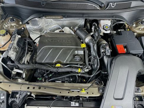 Used 2024 Chevrolet Trax LT w/ LT Convenience Package image 31