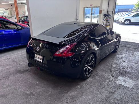Used 2019 Nissan 370Z Touring Sport RWD image 4