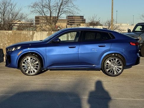 Used 2025 BMW X2 xDrive28i w/ Premium Package image 11