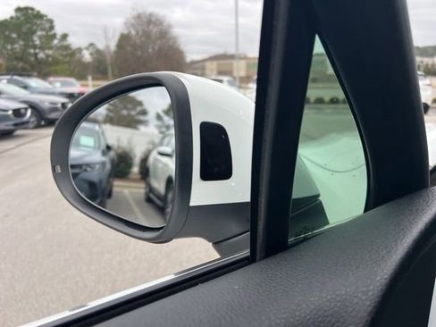 Used 2016 Volkswagen Touareg Sport image 30