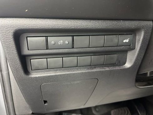 Used 2024 Mitsubishi Outlander SE image 31