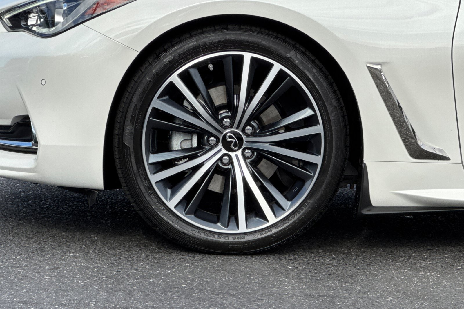 Used 2022 INFINITI Q60 3.0t Luxe w/ Cargo Package RWD image 23