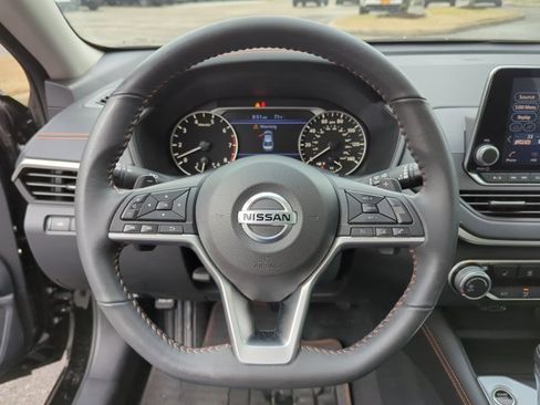 Used 2022 Nissan Altima 2.5 SR w/ Midnight Edition Package image 26