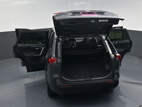 Used 2023 Toyota RAV4 XLE Premium image 21