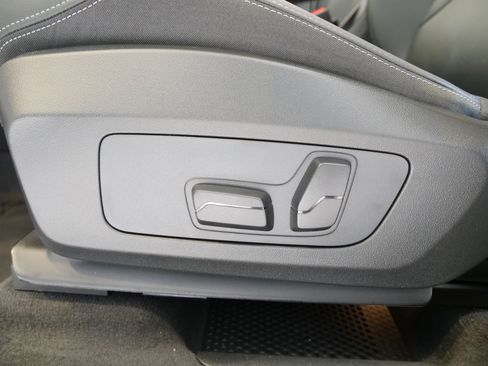 New 2026 BMW X1 xDrive28i w/ Technology Package image 16