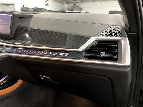 Used 2025 BMW X7 xDrive40i w/ M Sport Package image 15