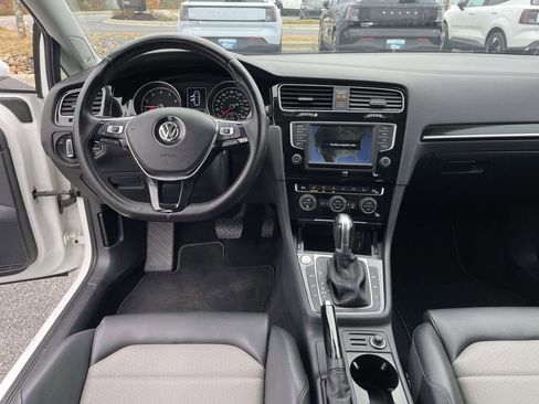 Used 2017 Volkswagen Golf SEL image 4