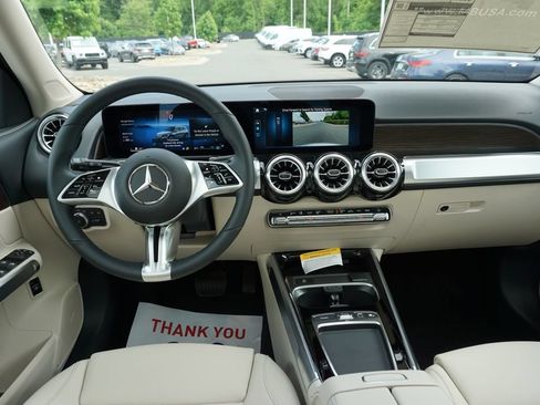 Used 2025 Mercedes-Benz GLB 250 image 43