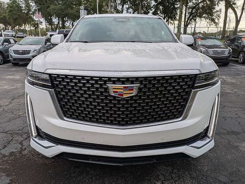 Used 2023 Cadillac Escalade Premium Luxury RWD image 6