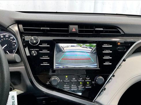 Used 2018 Toyota Camry LE FWD image 24