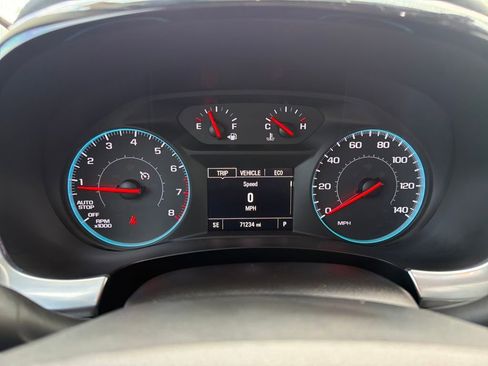 Used 2021 Chevrolet Traverse LS image 18