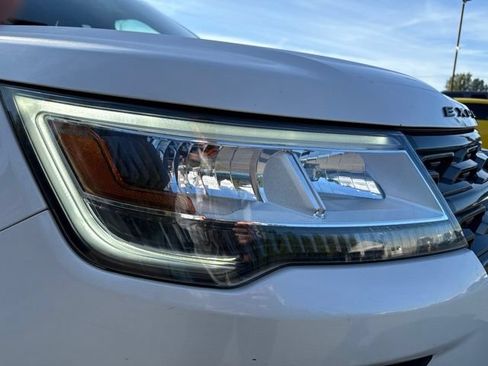 Used 2018 Ford Explorer XLT w/ XLT Appearance Package AWD/4WD image 9