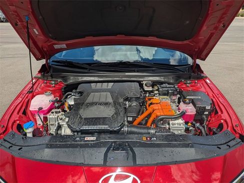 Used 2025 Hyundai Elantra SEL image 39
