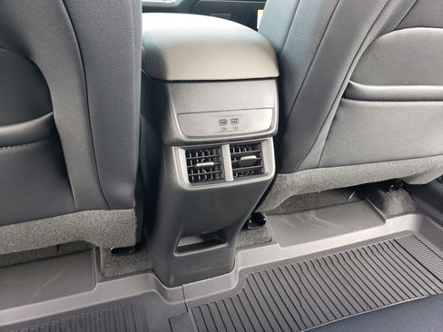 New 2026 Chevrolet Equinox LT image 36