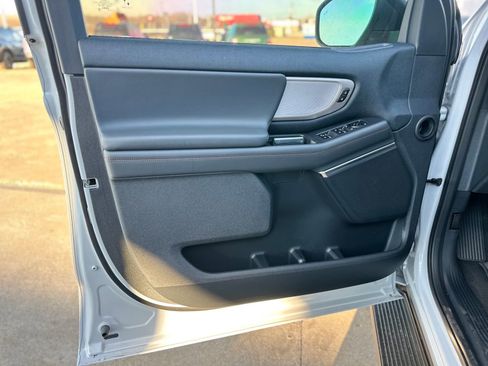 New 2025 Ford Expedition Active image 25