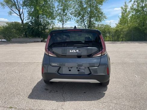 Used 2025 Kia Soul LX w/ LX Technology Package FWD image 6