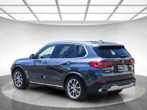 Used 2019 BMW X5 xDrive40i w/ Premium Package 2 AWD/4WD image 2