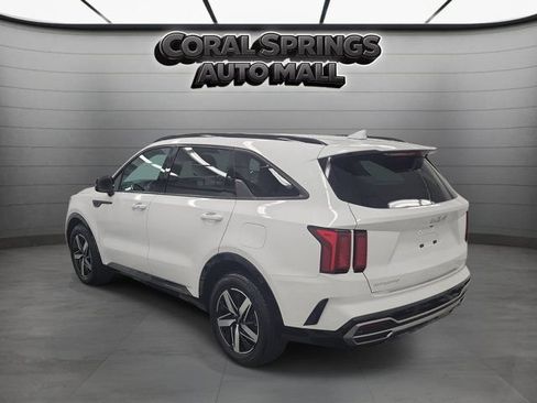Certified 2023 Kia Sorento S FWD image 4