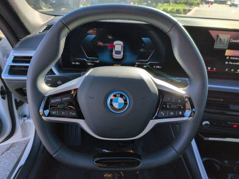 Used 2025 BMW i4 xDrive40i w/ Parking Assistance Package image 18