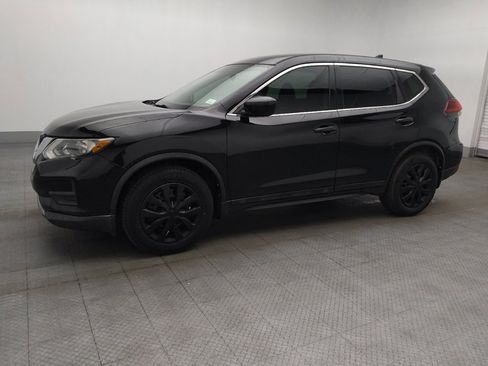 Used 2018 Nissan Rogue S image 2