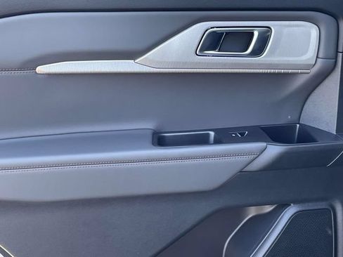 New 2026 Ford Explorer Active RWD image 10