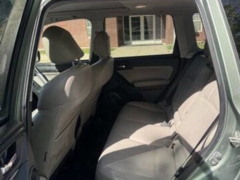 Used 2016 Subaru Forester 2.5i Limited AWD/4WD image 10