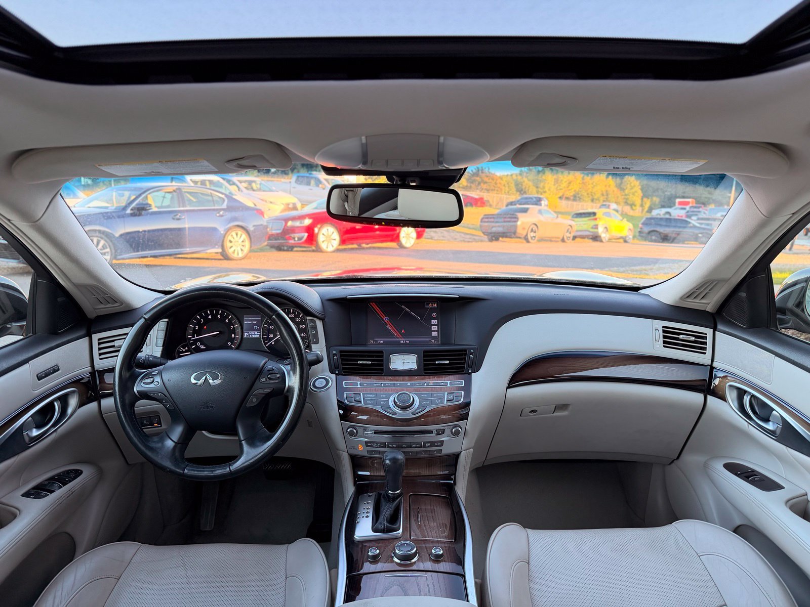 Used 2015 INFINITI Q70 L 3.7 w/ Deluxe Touring Package RWD image 31