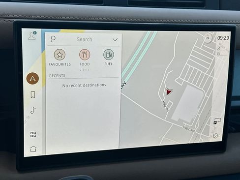 Used 2025 Land Rover Defender 110 V8 image 22